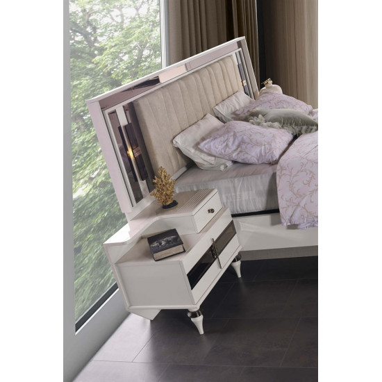 Mira Komodin - Elden TaksitleMira Komodin